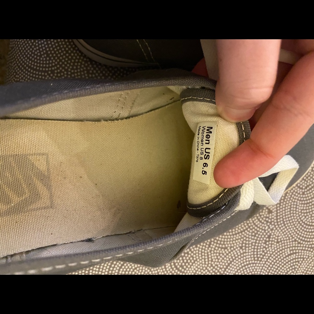 Vans - Picture 5 of 7